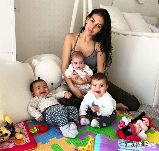 C罗不喝可乐,难道我看到的可乐广告上的C罗是假的C罗?