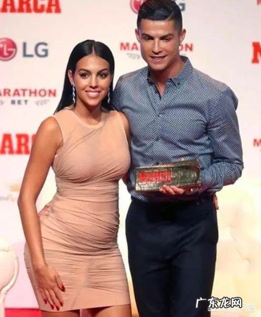 C罗不喝可乐,难道我看到的可乐广告上的C罗是假的C罗?