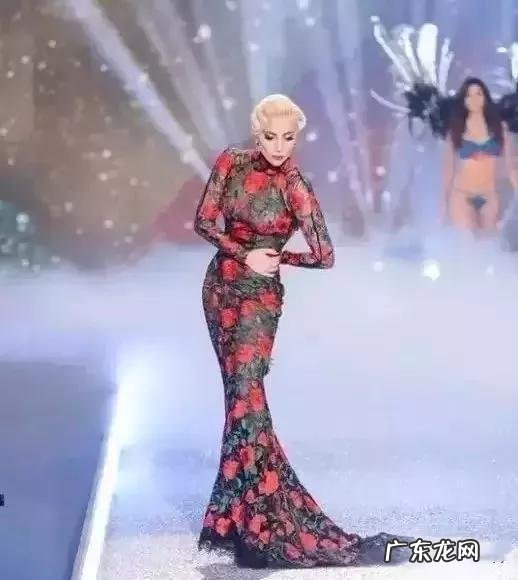 雷母变女神,Lady Gaga如何用瑜伽逆袭?