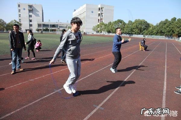 无绳跳绳怎么跳最减肥 无绳跳绳和有绳跳绳有什么区别?哪个减肥效果好?