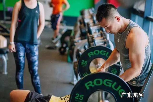 运动时间在晚上好还是早上好?跑步是不是最容易出汗的运动呢?