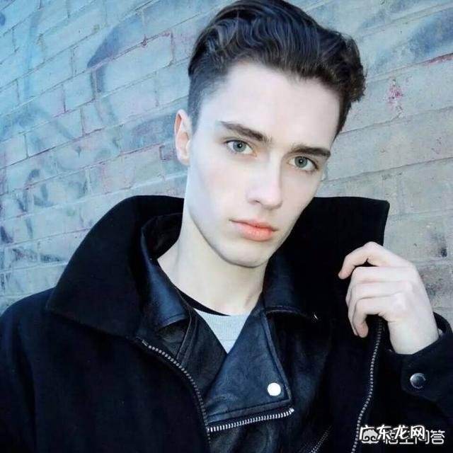 如何评价每天发说说的男生?