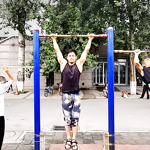 一米八140斤,没有背肌也可以做十个宽握引体,什么原理