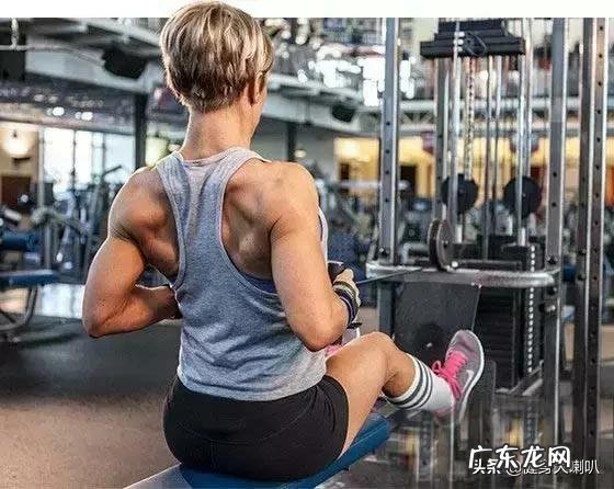 赵磊是怎么做到脱衣全是肌肉,穿衣像骨头这种形态的呢?