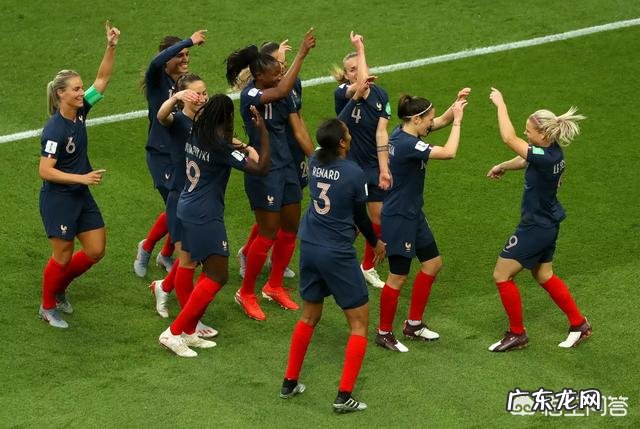 上身瘦腿粗的穿衣搭配 上身瘦，腿粗胯大的女生，穿衣怎么搭配？