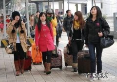 农村年轻人现状：“宁愿待在城里，也不愿意回老家过年”，为啥