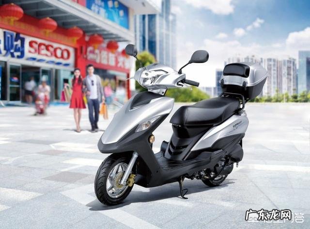 同学嘲笑我们家穷，我也很自卑，该怎么办？