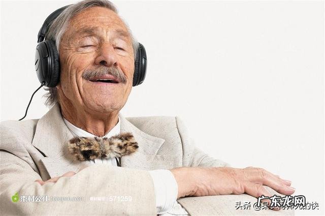 最新60岁老人广场舞 这一届老人为什么那么爱广场舞?