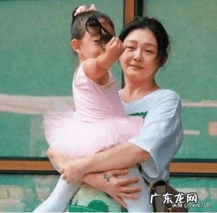 一般男士带12的手串小吗?