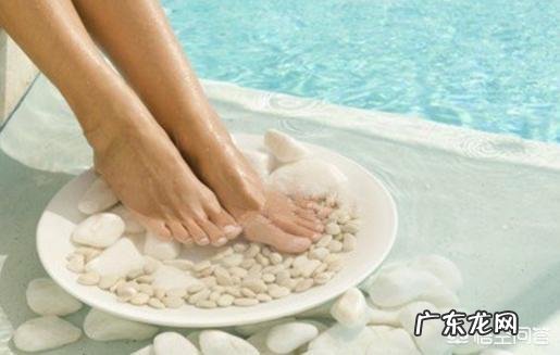 靜脉曲张的人能用热水泡脚吗？