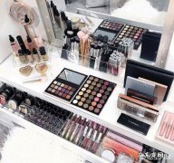 为什么女生天天护肤，反而比不护肤的男朋友毛孔还大？