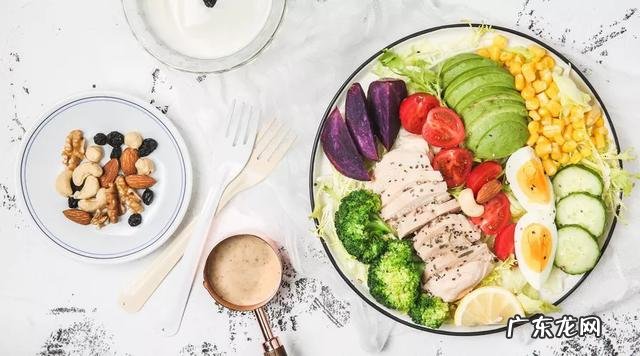 糖原氧化分解为什么比脂肪低 糖原和碳水化合物耗尽为什么不能分解脂肪呢？