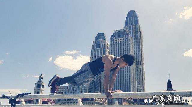 每天做50个俯卧撑，坚持一个月，有多少人能坚持到