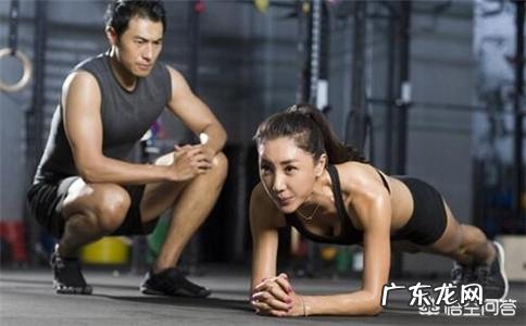 我男生身高198，想有胸肌腹肌，体重多少合适