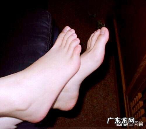 如何保养脚,让脚看起来很粉嫩?