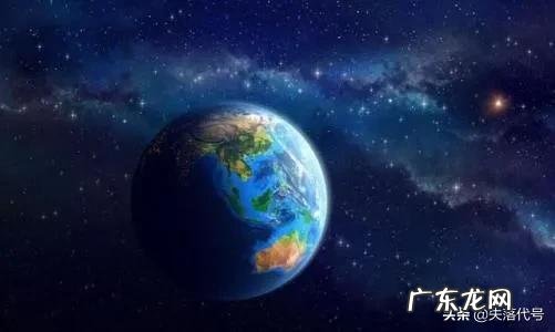 死刑犯在执行死刑的前一天晚上，一起住的狱友会怎么做