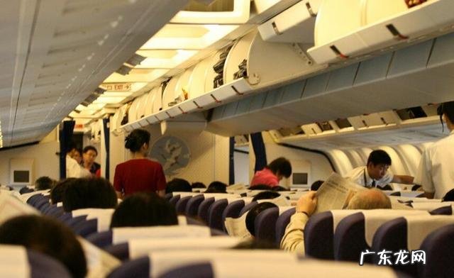 停课不停学，有部分学校要求老师必须用钉钉直播，你怎么看