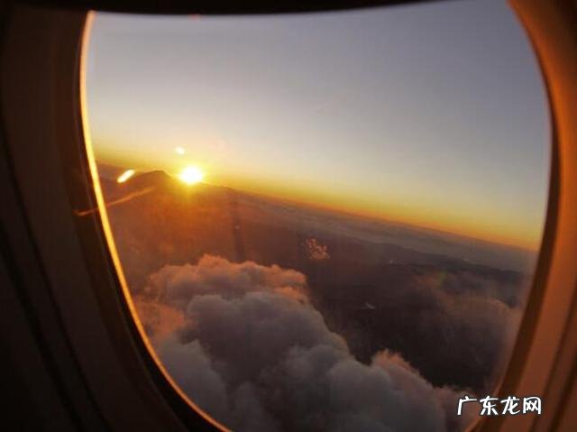 停课不停学，有部分学校要求老师必须用钉钉直播，你怎么看