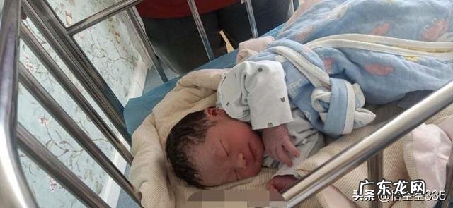 剖腹产后肚子胖成球，怎么做才能恢复水蛇腰？