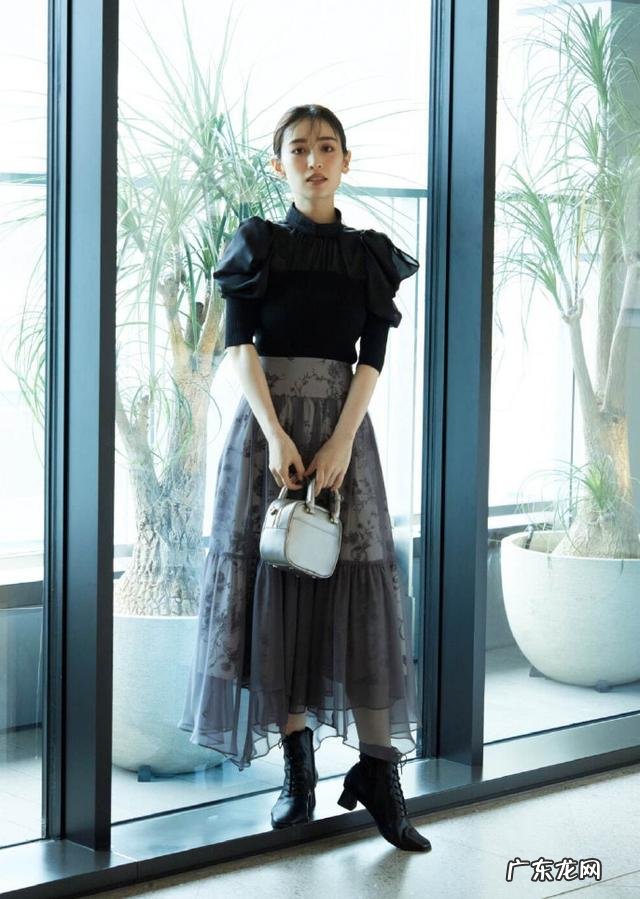 连衣裙穿搭方法 夏日出街连衣裙穿搭