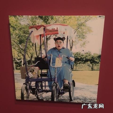 日本大尺寸模特渡边直美爆火,胖女生如何学习她的时尚风格?