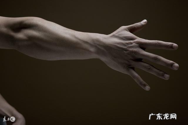 指甲上的月牙少真的是不健康的表现吗?