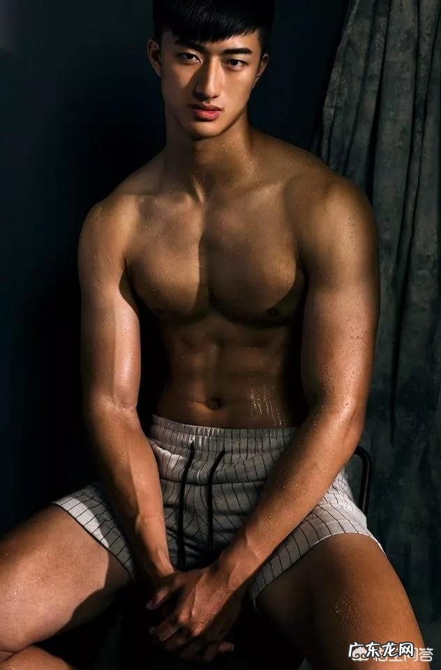 极瘦的男人应该选择先增肥还是先健身？为什么？