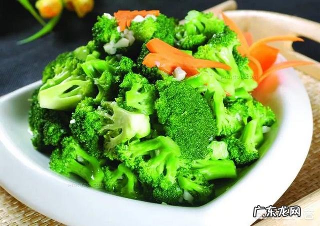 西蓝花怎么清洗能有效地去除农药残余和小虫子?