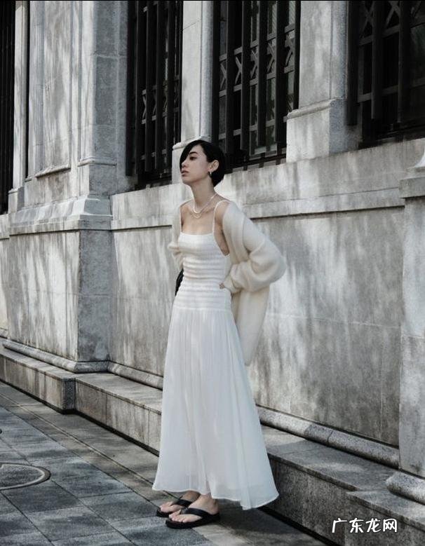 女士夏天穿裙子的搭配 夏天穿的裙子怎么搭配