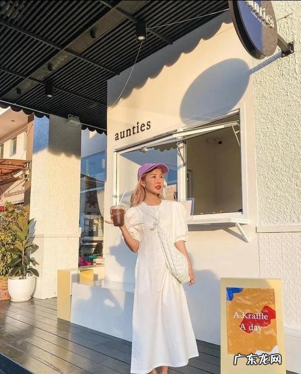 女士夏天穿裙子的搭配 夏天穿的裙子怎么搭配