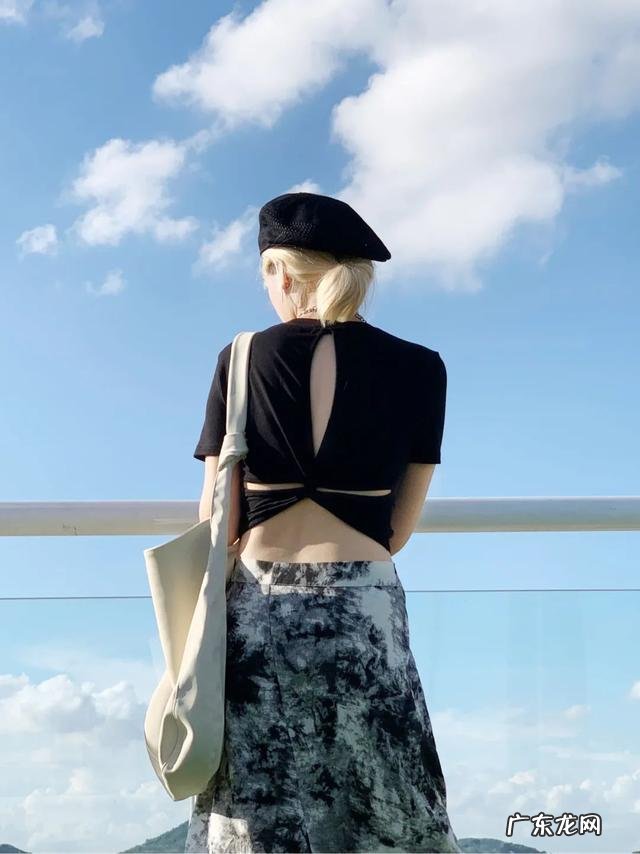 女生夏天宽松t恤怎么搭配 夏天t恤怎么搭配好看女