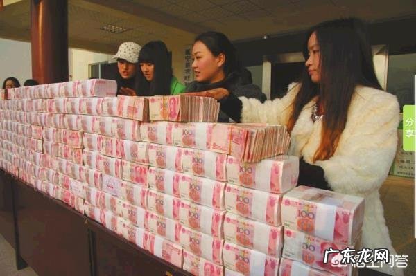 为什么有的人喜欢装的很有钱?