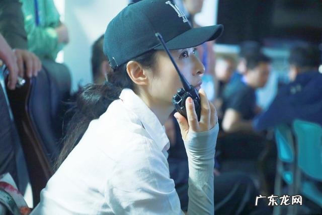 街拍丰满型身材穿搭夏天 三十多岁的女人夏季休闲穿衣搭配