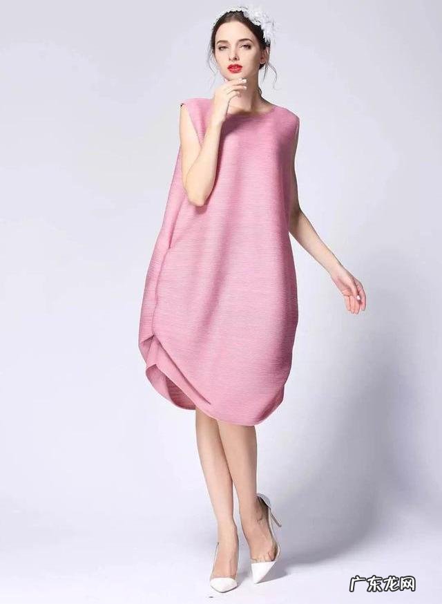 女性夏天连衣裙穿搭图 夏季连衣裙穿搭技巧