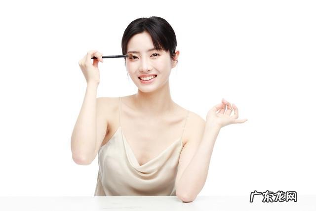 化妆的女生和不化妆的区别 为什么越来越多的女生不愿意化妆了?