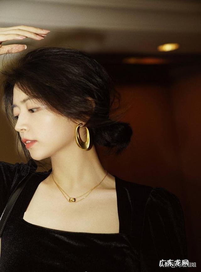 三木夏季穿衣搭配图片 三木夏季大方简洁的搭配