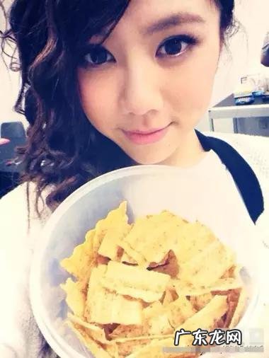 那些为了减肥不吃饭的明星,为什么要在微博上晒美食照片