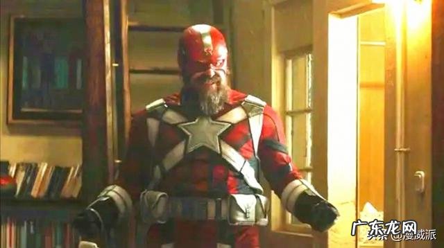 《黑寡妇》预告片中,那个肥宅是谁?他和寡姐有什么关系?