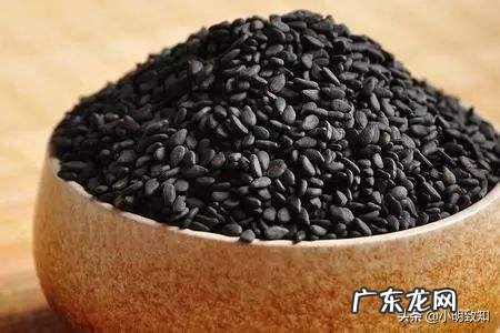 青少年长白头发是什么原因导致的?