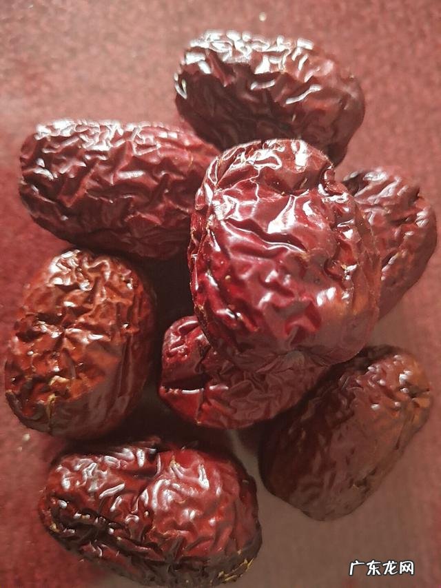 生姜红枣枸杞玫瑰花茶催经吗?