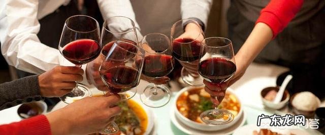 有人说现在沈腾都快胖成贾玲了,为啥男人婚后就发胖