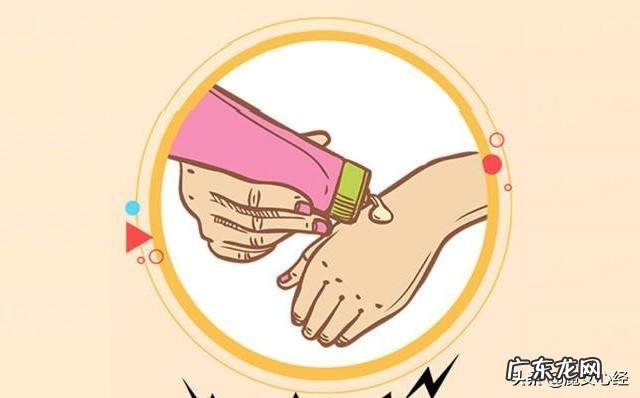 包括手指上 手上有很多横纹，干皮是怎么回事啊