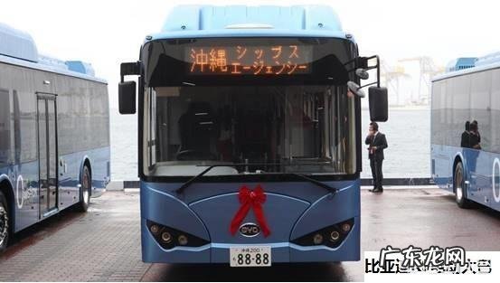 您想在宝马车里哭?还是自行车上笑这爱情观,还适用吗你怎么看?