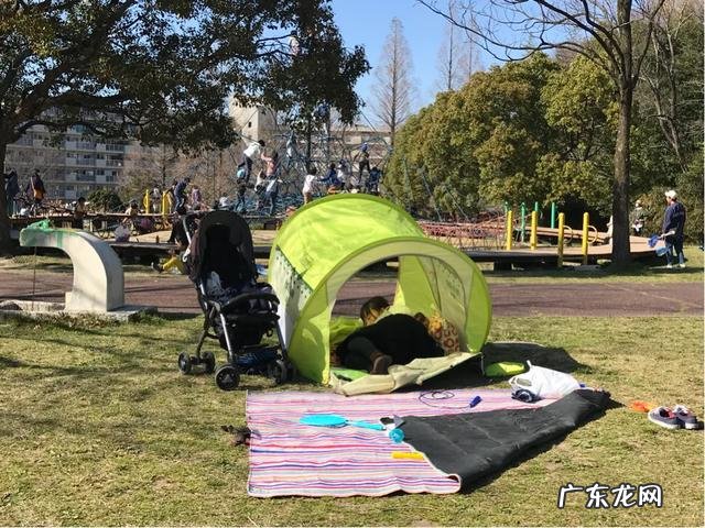 日本比起中国有没有什么完全相反的习惯和习俗?