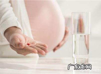 怀孕早期喝藿香正气液有影响吗 您好!我怀孕二个月一共喝5瓶藿香正气水,对胎儿有影响吗?
