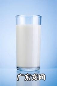 听说在晚上睡觉前喝杯热牛奶对身体好,到底好在哪里呢?