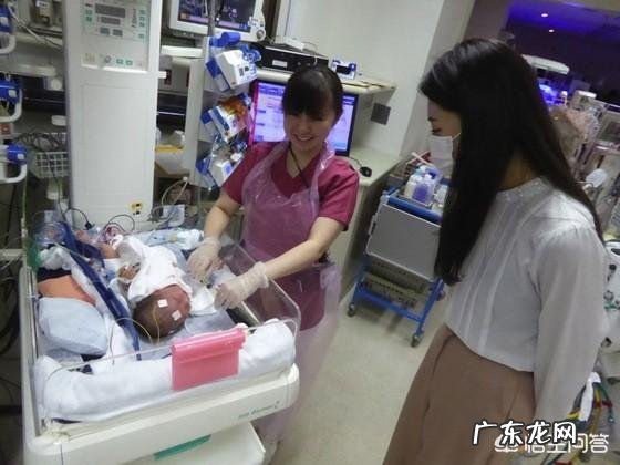 医院的护理人员是怎样照顾这么多早产儿的呢