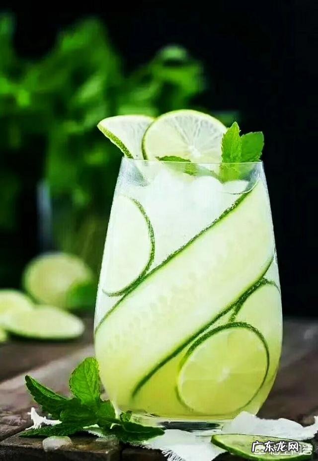 牛奶和乌龙茶混合到一起,是不是奶茶的味道呢?