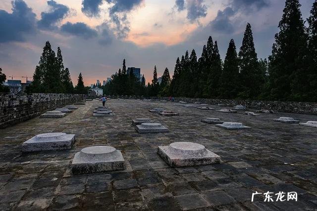 疫情结束，你外出的diyi顿想吃啥？