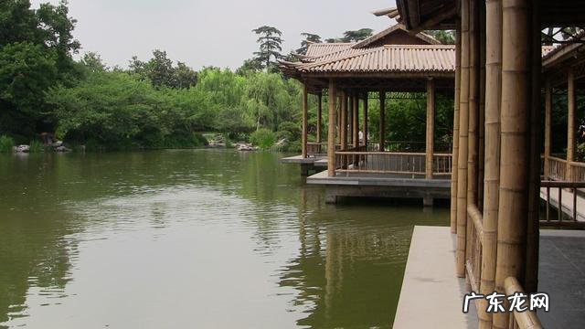 人们所说的江南小镇是中国的哪些城市？有何依据？